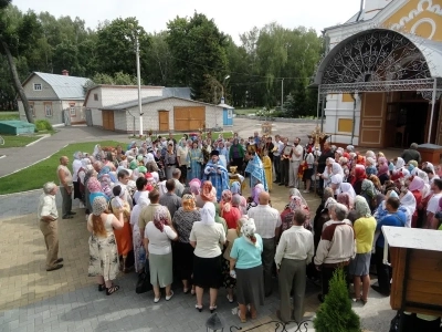 Моление ко Пресвятой Богородице пред иконою Ея, именуемой Казанская: водосвятные молебны в Новозыбковском благочинии