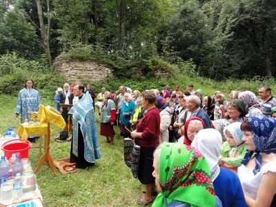 Моление ко Пресвятой Богородице пред иконою Ея, именуемой Казанская: водосвятные молебны в Новозыбковском благочинии