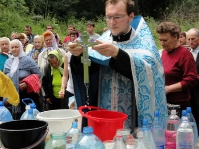 Моление ко Пресвятой Богородице пред иконою Ея, именуемой Казанская: водосвятные молебны в Новозыбковском благочинии