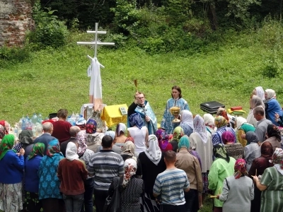 Моление ко Пресвятой Богородице пред иконою Ея, именуемой Казанская: водосвятные молебны в Новозыбковском благочинии