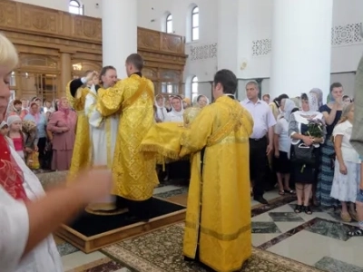 Преосвященный Александр, Епископ Брянский и Севский, за Божественной литургией в Брянском кафедральном соборе, совершил иерейскую хиротонию клирика Новозыбковского благочиния