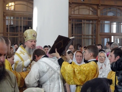 Преосвященный Александр, Епископ Брянский и Севский, за Божественной литургией в Брянском кафедральном соборе, совершил иерейскую хиротонию клирика Новозыбковского благочиния