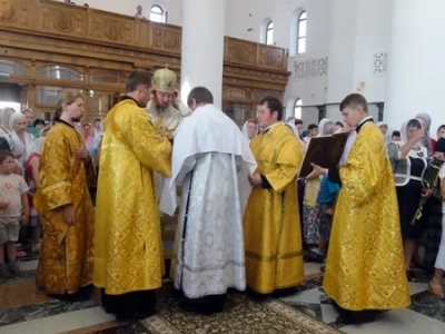 Преосвященный Александр, Епископ Брянский и Севский, за Божественной литургией в Брянском кафедральном соборе, совершил иерейскую хиротонию клирика Новозыбковского благочиния