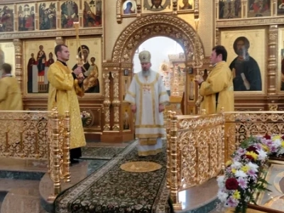 Преосвященный Александр, Епископ Брянский и Севский, за Божественной литургией в Брянском кафедральном соборе, совершил иерейскую хиротонию клирика Новозыбковского благочиния