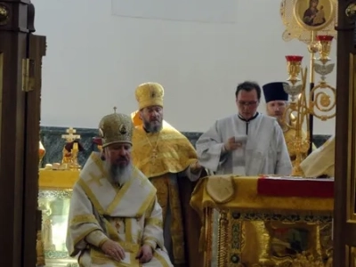 Преосвященный Александр, Епископ Брянский и Севский, за Божественной литургией в Брянском кафедральном соборе, совершил иерейскую хиротонию клирика Новозыбковского благочиния