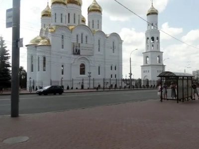 Преосвященный Александр, Епископ Брянский и Севский, за Божественной литургией в Брянском кафедральном соборе, совершил иерейскую хиротонию клирика Новозыбковского благочиния