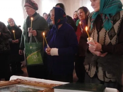 В Четверг Первой седмицы Великого поста, Благочинный Новозыбковского округа протоиерей Владимир Похожай Причастил Святых Христовых Таин жителей сёл Новые Бобовичи и Старые Бобовичи Новозыбковского района