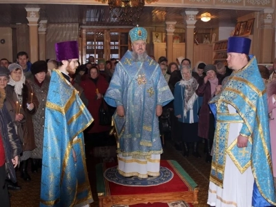 В день Праздника Сретения Господня, Епископ Брянский и Севский Александр совершил Божественную литургию в городе Новозыбкове, а также принял участие в Сретенских торжествах