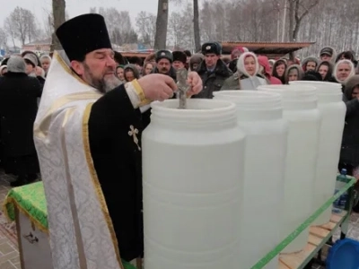 День Богоявления в Новозыбкове: Святая вода подается в каждый дом!