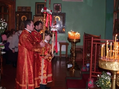 в День памяти священномучеников Стародубских в храме во Имя Святой Троицы города Новозыбкова совершено соборное Богослужение духовенства Новозыбковского благочиния