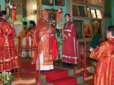 в День памяти священномучеников Стародубских в храме во Имя Святой Троицы города Новозыбкова совершено соборное Богослужение духовенства Новозыбковского благочиния