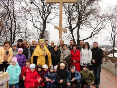 В селе Внуковичи Новозыбковского благочиния освящен Поклонный Крест, воздвигнутый на месте разрушенного храма во имя преподобного Сергия Радонежского