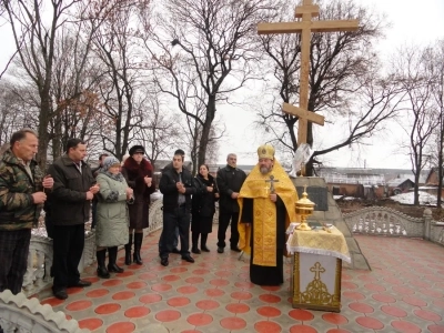 В селе Внуковичи Новозыбковского благочиния освящен Поклонный Крест, воздвигнутый на месте разрушенного храма во имя преподобного Сергия Радонежского