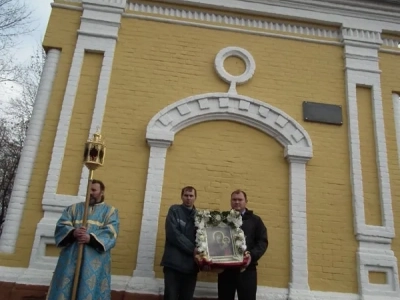 В день празднования Казанской иконы Божией Матери в городе Новозыбкове состоялся Крестный ход с севера на юг