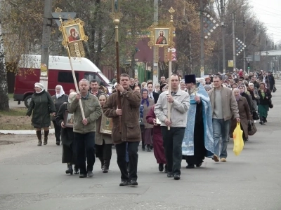 В день празднования Казанской иконы Божией Матери в городе Новозыбкове состоялся Крестный ход с севера на юг