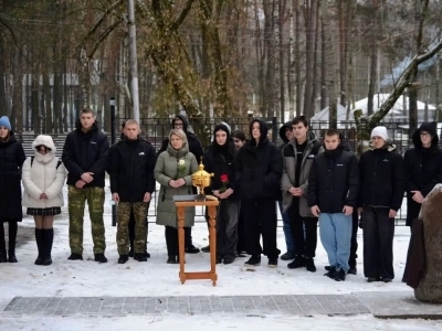 Священнослужители Новозыбковского благочиния приняли участие в открытии памятного знака меценату князю Николаю Дмитриевичу Долгорукову, установленному на территории Новозыбковского филиала Брянского государственного аграрного университета