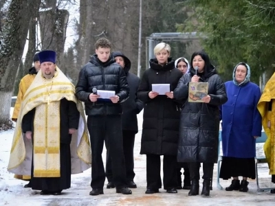 Священнослужители Новозыбковского благочиния приняли участие в открытии памятного знака меценату князю Николаю Дмитриевичу Долгорукову, установленному на территории Новозыбковского филиала Брянского государственного аграрного университета