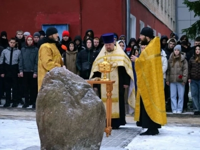 Священнослужители Новозыбковского благочиния приняли участие в открытии памятного знака меценату князю Николаю Дмитриевичу Долгорукову, установленному на территории Новозыбковского филиала Брянского государственного аграрного университета