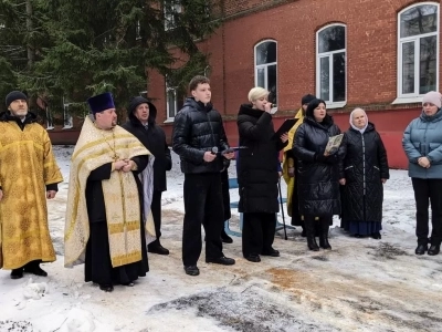 Священнослужители Новозыбковского благочиния приняли участие в открытии памятного знака меценату князю Николаю Дмитриевичу Долгорукову, установленному на территории Новозыбковского филиала Брянского государственного аграрного университета