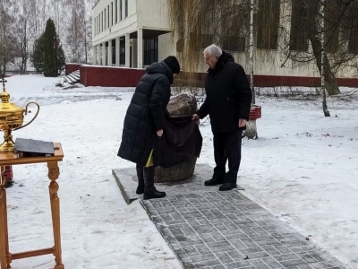 Священнослужители Новозыбковского благочиния приняли участие в открытии памятного знака меценату князю Николаю Дмитриевичу Долгорукову, установленному на территории Новозыбковского филиала Брянского государственного аграрного университета