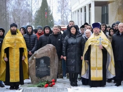 Священнослужители Новозыбковского благочиния приняли участие в открытии памятного знака меценату князю Николаю Дмитриевичу Долгорукову, установленному на территории Новозыбковского филиала Брянского государственного аграрного университета