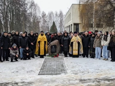 Священнослужители Новозыбковского благочиния приняли участие в открытии памятного знака меценату князю Николаю Дмитриевичу Долгорукову, установленному на территории Новозыбковского филиала Брянского государственного аграрного университета