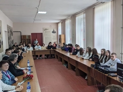 Ответственный по работе с молодежью в Клинцовской епархии принял участие в Часе патриотизма, проведенном для студентов Новозыбковского сельскохозяйственного техникума Ответственный по работе с молодежью в Клинцовской епархии принял участие в Часе патриотизма, проведенном для студентов Новозыбковского сельскохозяйственного техникума