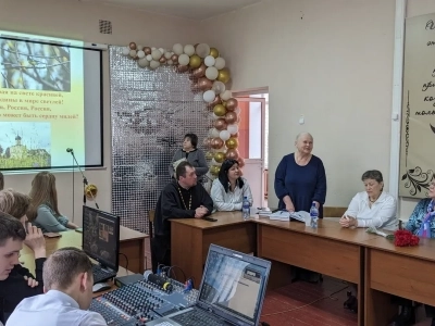 Ответственный по работе с молодежью в Клинцовской епархии принял участие в Часе патриотизма, проведенном для студентов Новозыбковского сельскохозяйственного техникума Ответственный по работе с молодежью в Клинцовской епархии принял участие в Часе патриотизма, проведенном для студентов Новозыбковского сельскохозяйственного техникума