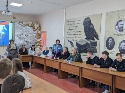 Ответственный по работе с молодежью в Клинцовской епархии принял участие в Часе патриотизма, проведенном для студентов Новозыбковского сельскохозяйственного техникума Ответственный по работе с молодежью в Клинцовской епархии принял участие в Часе патриотизма, проведенном для студентов Новозыбковского сельскохозяйственного техникума