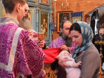 В храме в честь Рождества Пресвятой Богородицы города Новозыбкова состоялось праздничное богослужение, посвящённое 100-летию блаженной кончины Святителя Тихона, Патриарха Московского и всея России