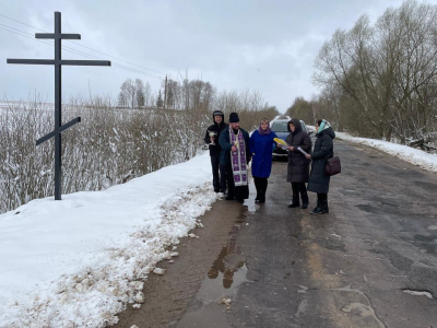 В день Благовещения Пресвятой Богородицы в селе Перелазы Красногорского района освящены три новосооруженных Поклонных креста В день Благовещения Пресвятой Богородицы в селе Перелазы Красногорского района освящены три новосооруженных Поклонных креста