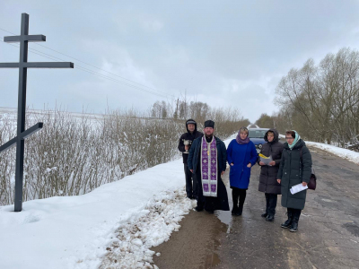 В день Благовещения Пресвятой Богородицы в селе Перелазы Красногорского района освящены три новосооруженных Поклонных креста В день Благовещения Пресвятой Богородицы в селе Перелазы Красногорского района освящены три новосооруженных Поклонных креста