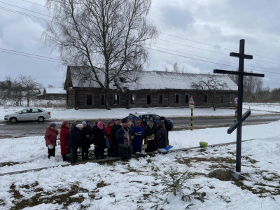 В день Благовещения Пресвятой Богородицы в селе Перелазы Красногорского района освящены три новосооруженных Поклонных креста В день Благовещения Пресвятой Богородицы в селе Перелазы Красногорского района освящены три новосооруженных Поклонных креста