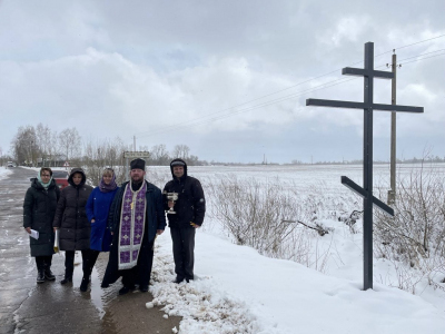 В день Благовещения Пресвятой Богородицы в селе Перелазы Красногорского района освящены три новосооруженных Поклонных креста В день Благовещения Пресвятой Богородицы в селе Перелазы Красногорского района освящены три новосооруженных Поклонных креста