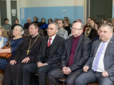 Ответственный по работе с молодежью в Клинцовской епархии принял участие в торжествах, посвященных 30-летию филиала Брянского государственного университета им.акад. И.Г. Петровского в городе Новозыбкове