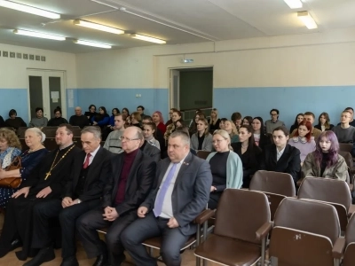 Ответственный по работе с молодежью в Клинцовской епархии принял участие в торжествах, посвященных 30-летию филиала Брянского государственного университета им.акад. И.Г. Петровского в городе Новозыбкове