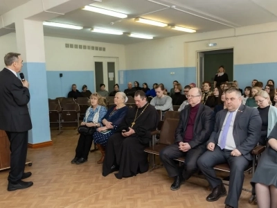 Ответственный по работе с молодежью в Клинцовской епархии принял участие в торжествах, посвященных 30-летию филиала Брянского государственного университета им.акад. И.Г. Петровского в городе Новозыбкове