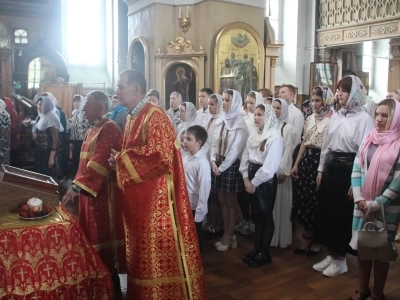 Участники студии «Шарм» города Новозыбкова поздравили прихожанок храма в честь Чуда Архистратига Михаила в Хонех города Новозыбкова с православным женским днем Участники студии «Шарм» города Новозыбкова поздравили прихожанок храма в честь Чуда Архистратига Михаила в Хонех города Новозыбкова с православным женским днем