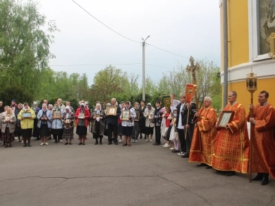 Участники студии «Шарм» города Новозыбкова поздравили прихожанок храма в честь Чуда Архистратига Михаила в Хонех города Новозыбкова с православным женским днем Участники студии «Шарм» города Новозыбкова поздравили прихожанок храма в честь Чуда Архистратига Михаила в Хонех города Новозыбкова с православным женским днем
