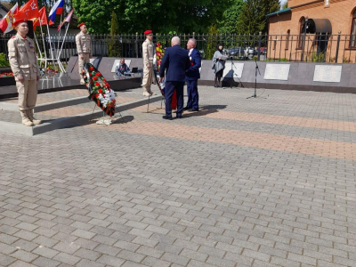 Настоятель храма во Имя Святой Троицы пгт Красная Гора Новозыбковского церковного округа Клинцовской епархии принял участие в памятных мероприятиях, состоявшихся в поселке, посвященных 80-летию Победы в Великой Отечественной войне Настоятель храма во Имя Святой Троицы пгт Красная Гора Новозыбковского церковного округа Клинцовской епархии принял участие в памятных мероприятиях, состоявшихся в поселке, посвященных 80-летию Победы в Великой Отечественной войне