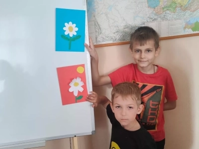 В преддверии Дня памяти святых благоверных князей Петра и Февронии Муромских – Дня семьи, любви и верности, в Воскресной школе храма в честь Чуда Архистратига Михаила в Хонех города Новозыбкова прошел мастер-класс по изготовлению символа праздника – ромашек В преддверии Дня памяти святых благоверных князей Петра и Февронии Муромских – Дня семьи, любви и верности, в Воскресной школе храма в честь Чуда Архистратига Михаила в Хонех города Новозыбкова прошел мастер-класс по изготовлению символа праздника – ромашек