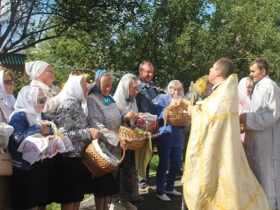 В День празднования Преображения Господня, священник посетил постояльцев АНО «Центр помощи пожилым людям и инвалидам «Мы вместе» города Новозыбкова В День празднования Преображения Господня, священник посетил постояльцев АНО «Центр помощи пожилым людям и инвалидам «Мы вместе» города Новозыбкова