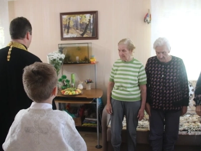 В День празднования Преображения Господня, священник посетил постояльцев АНО «Центр помощи пожилым людям и инвалидам «Мы вместе» города Новозыбкова В День празднования Преображения Господня, священник посетил постояльцев АНО «Центр помощи пожилым людям и инвалидам «Мы вместе» города Новозыбкова