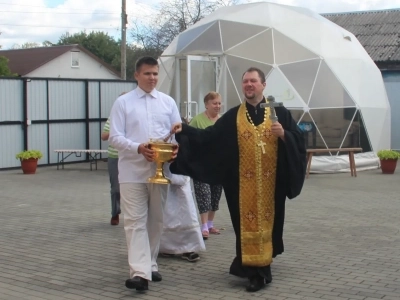 В День празднования Преображения Господня, священник посетил постояльцев АНО «Центр помощи пожилым людям и инвалидам «Мы вместе» города Новозыбкова В День празднования Преображения Господня, священник посетил постояльцев АНО «Центр помощи пожилым людям и инвалидам «Мы вместе» города Новозыбкова