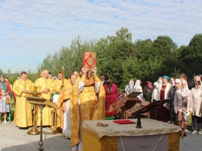 Молитва о возрождении святыни. На месте разрушенного храма селе Новое Место Новозыбковского благочиния вновь совершена Божественная литургия