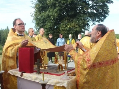 Молитва о возрождении святыни. На месте разрушенного храма селе Новое Место Новозыбковского благочиния вновь совершена Божественная литургия