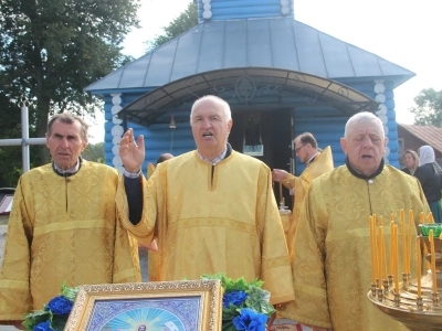 Молитва о возрождении святыни. На месте разрушенного храма селе Новое Место Новозыбковского благочиния вновь совершена Божественная литургия