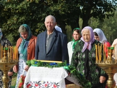 Молитва о возрождении святыни. На месте разрушенного храма селе Новое Место Новозыбковского благочиния вновь совершена Божественная литургия