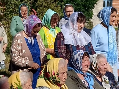 Храм еще строится, а Литургия уже совершается! У строящегося Покровского храма в селе Лысые вновь совершена Божественная Литургия Храм еще строится, а Литургия уже совершается! У строящегося Покровского храма в селе Лысые вновь совершена Божественная Литургия