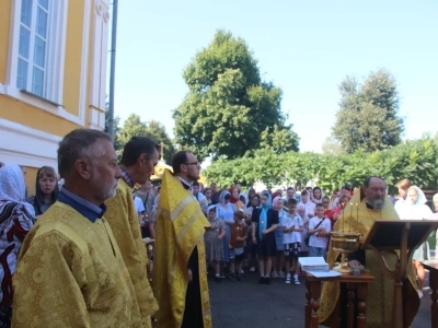 В школу, помолясь! В храмах Новозыбковского благочиния совершены Молебные пения на начало учения отроков В школу, помолясь! В храмах Новозыбковского благочиния совершены Молебные пения на начало учения отроков